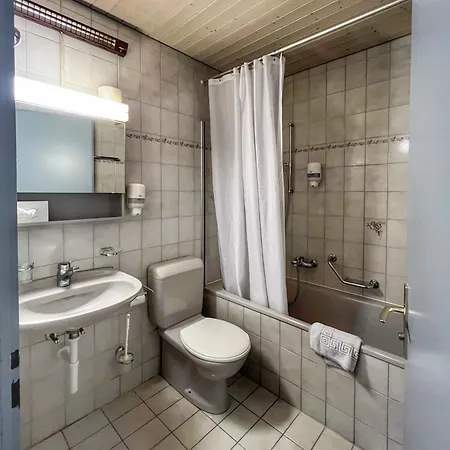 Hecht Hotel